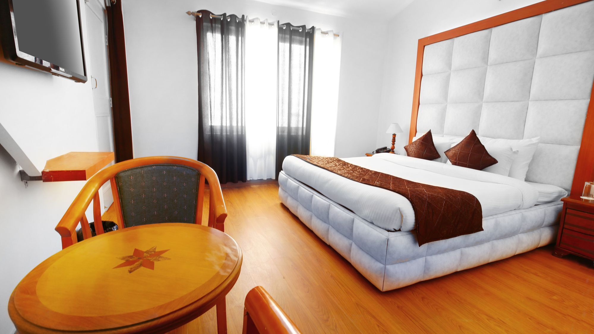The Swiss Village Resort Nainital Buitenkant foto
