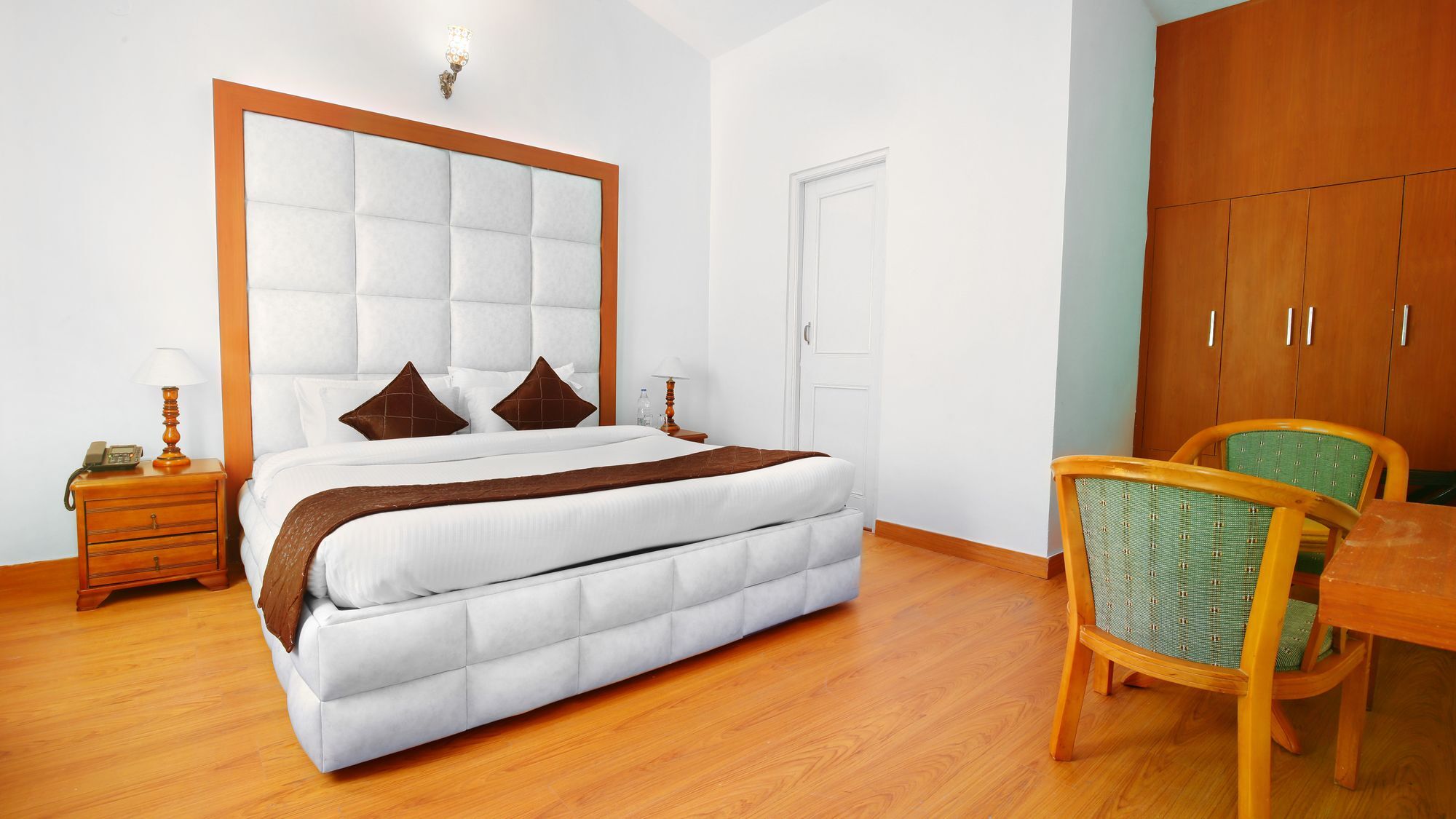 The Swiss Village Resort Nainital Buitenkant foto