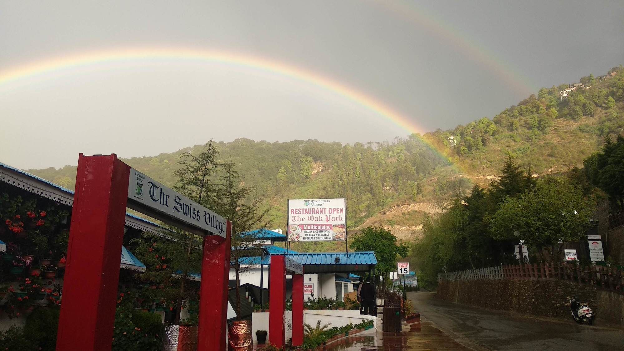 The Swiss Village Resort Nainital Buitenkant foto