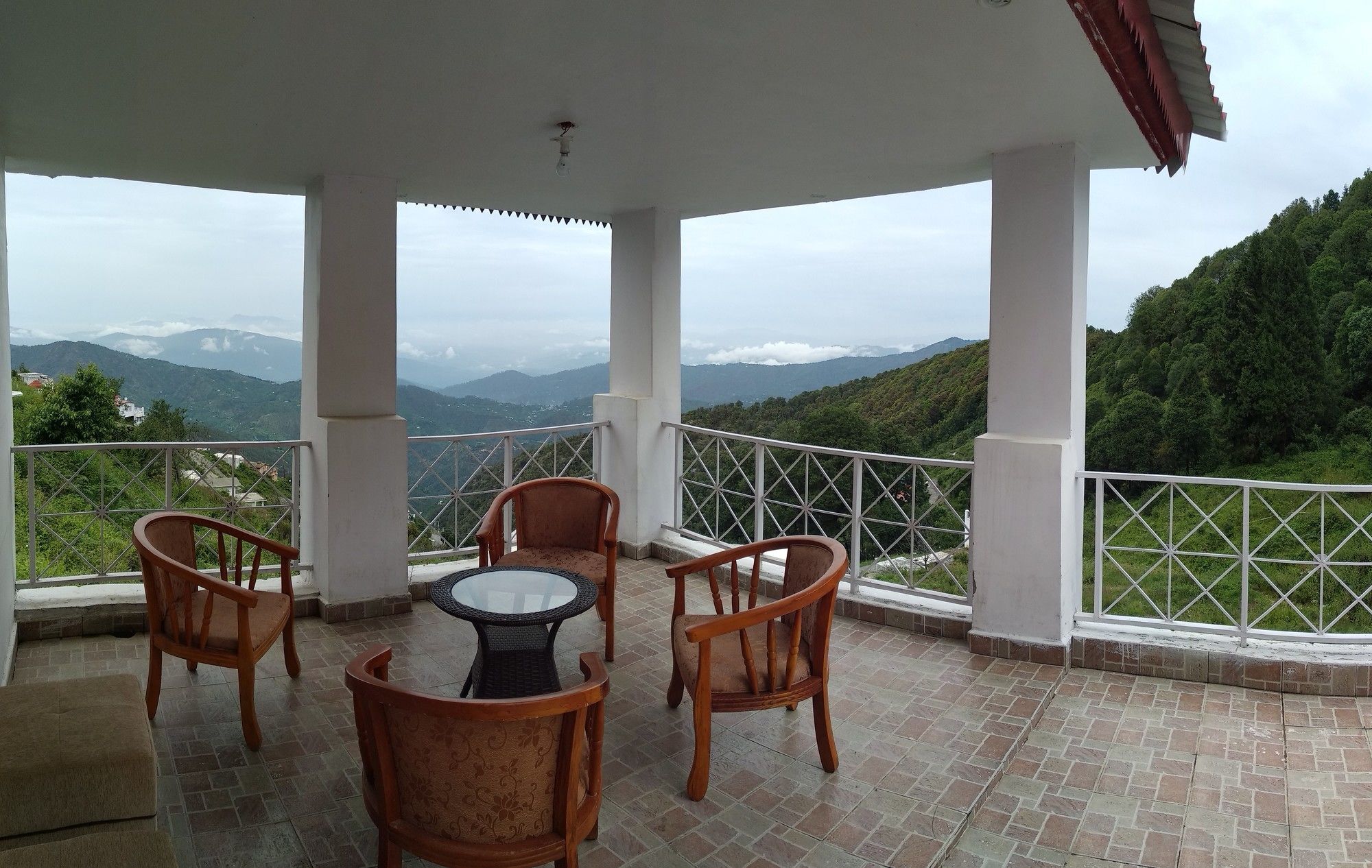 The Swiss Village Resort Nainital Buitenkant foto