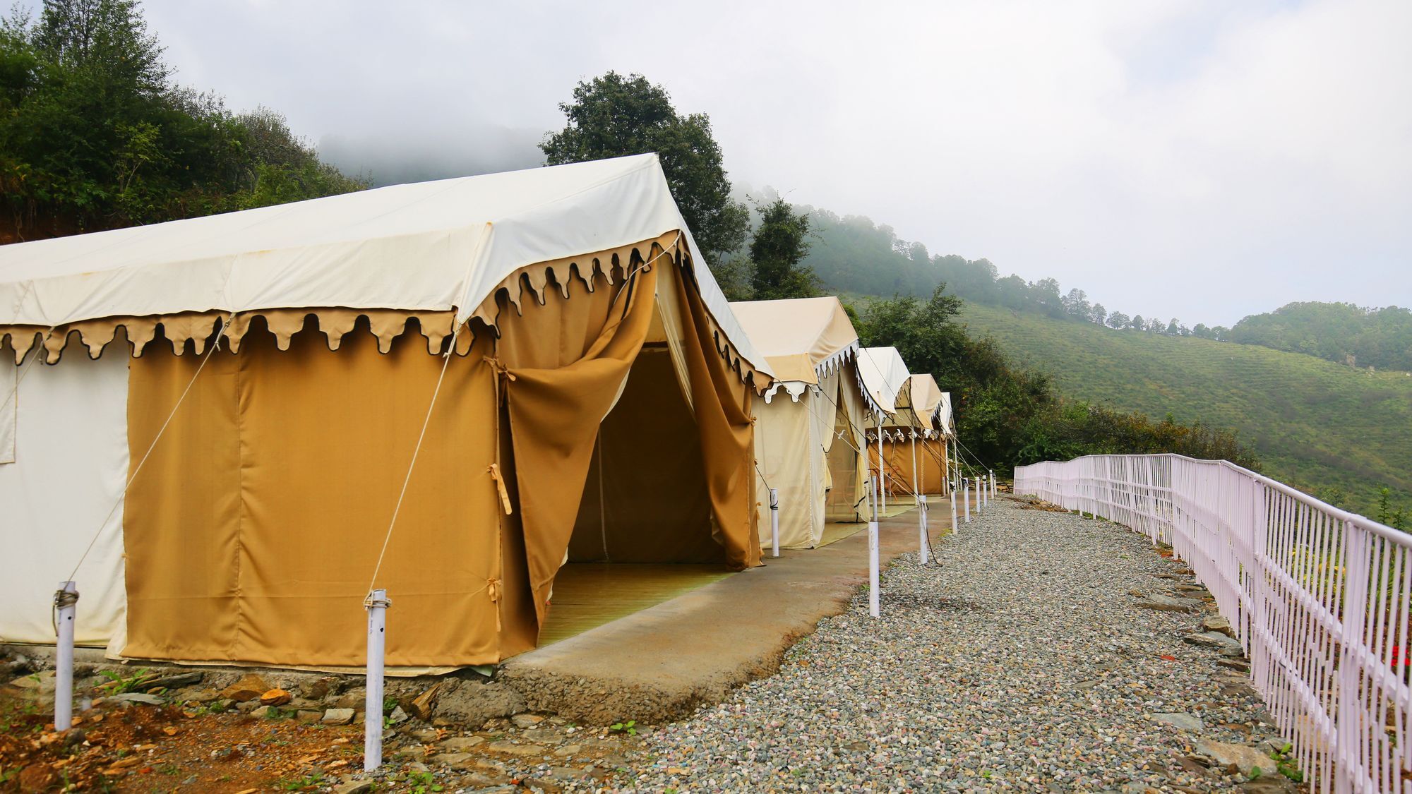 The Swiss Village Resort Nainital Buitenkant foto
