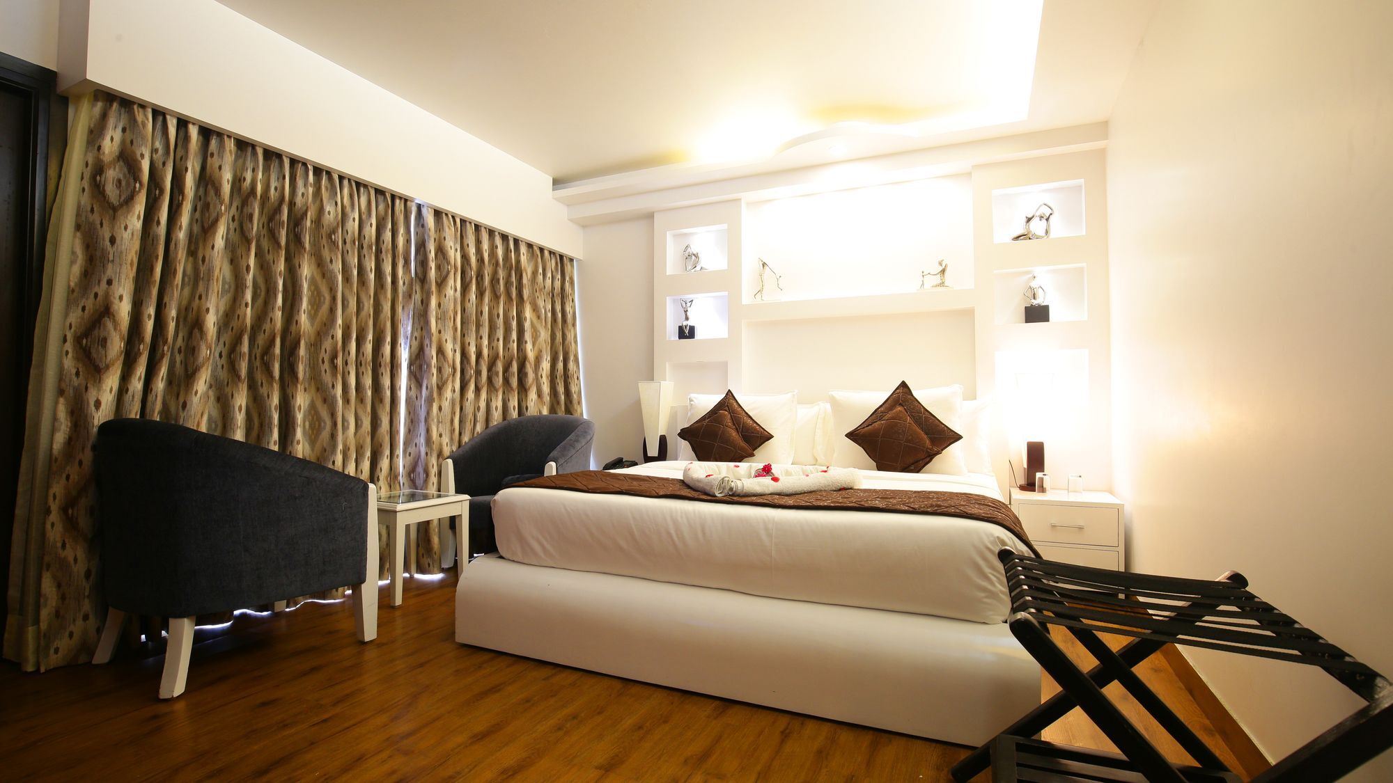The Swiss Village Resort Nainital Buitenkant foto